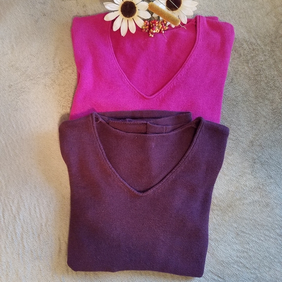 2 for 1 - V Neck sweaters - Picture 8 of 12